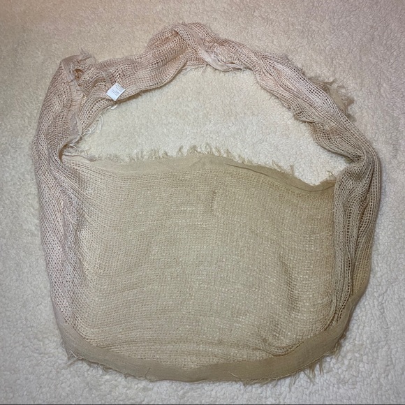 Beauftul Tan & Cream/Light Brown Scarf - Picture 5 of 7